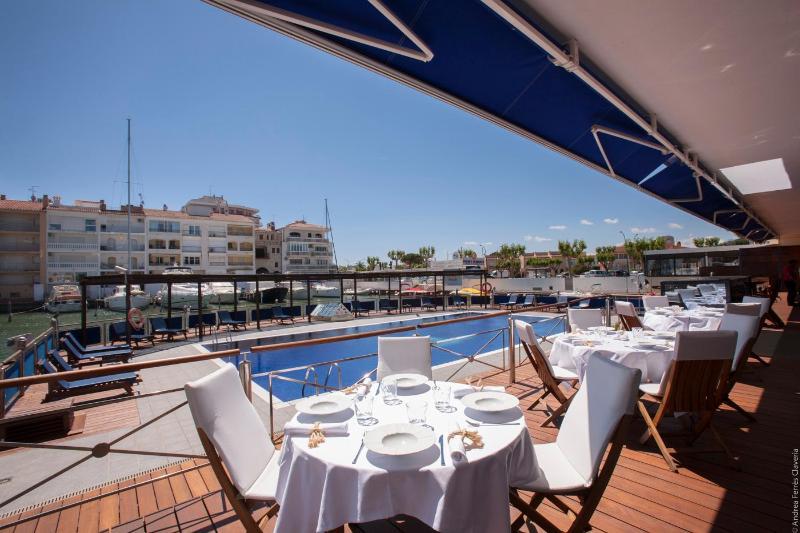 Port Salins By Pierre & 4*