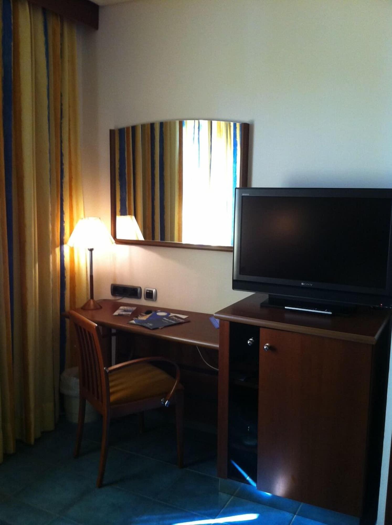 Port Salins By Pierre & 4*