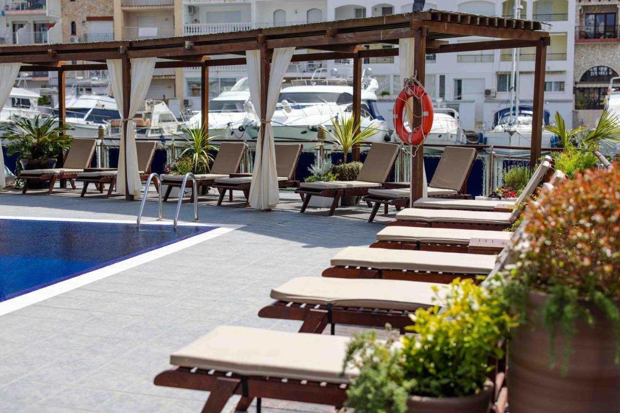 Port Salins By Pierre &