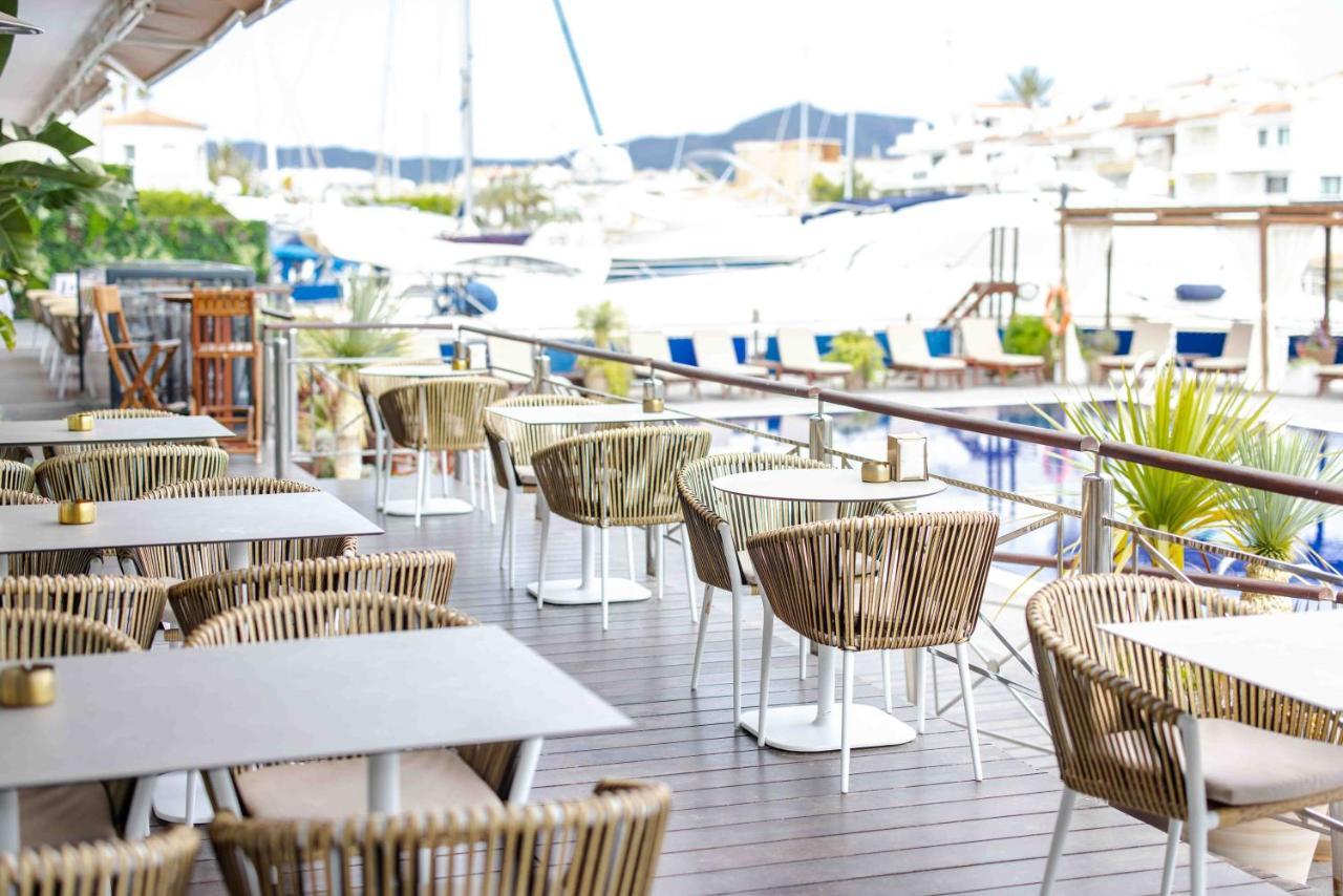 Port Salins By Pierre &