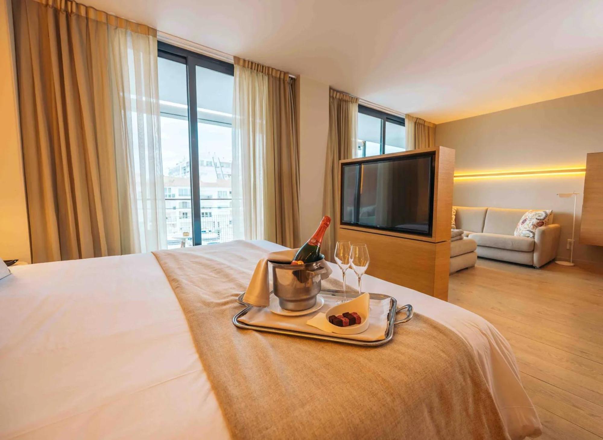 Port Salins By Pierre & Hotel